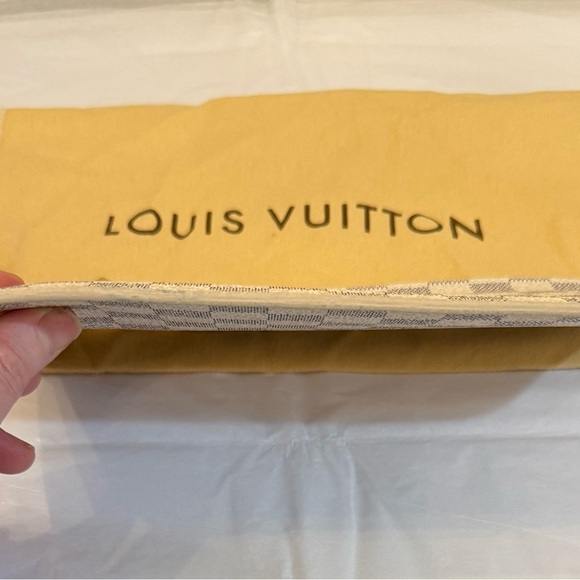 Louis Vuitton Damier Azur Wristlet - Picture 10 of 12